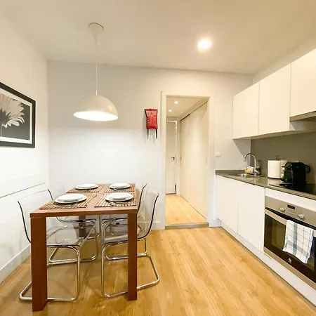 Boutique Pare Lainez- 2 Bedroom Sagrada Famlia With Balcony * Barcelona
