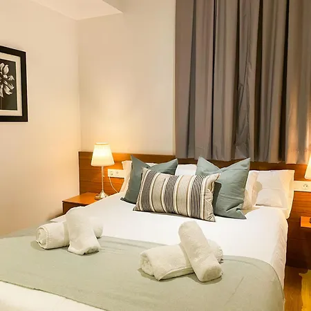 Boutique Pare Lainez- 2 Bedroom Sagrada Famlia With Balcony Apartment Barcelona