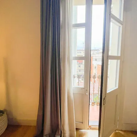 Boutique Pare Lainez- 2 Bedroom Sagrada Famlia With Balcony Apartment *