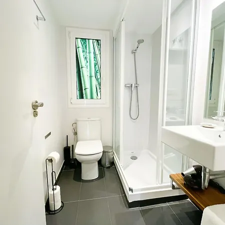 Boutique Pare Lainez- 2 Bedroom Sagrada Famlia With Balcony Apartment Barcelona